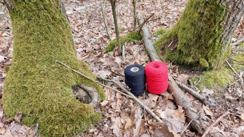 Sznurek Bawełniany do Makramy Skręcany Czerwony Czarny Drążek Drewniany