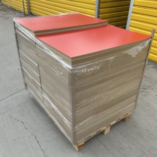 Płyta HDF 3mm 920 X 600mm Jednostronna CZERWONA Paleta 600 sztuk